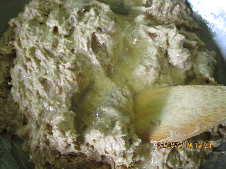 89. Ajoutez les oeufs (gros plan)